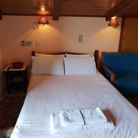 Apollo Hotel Delphi Bagian luar foto