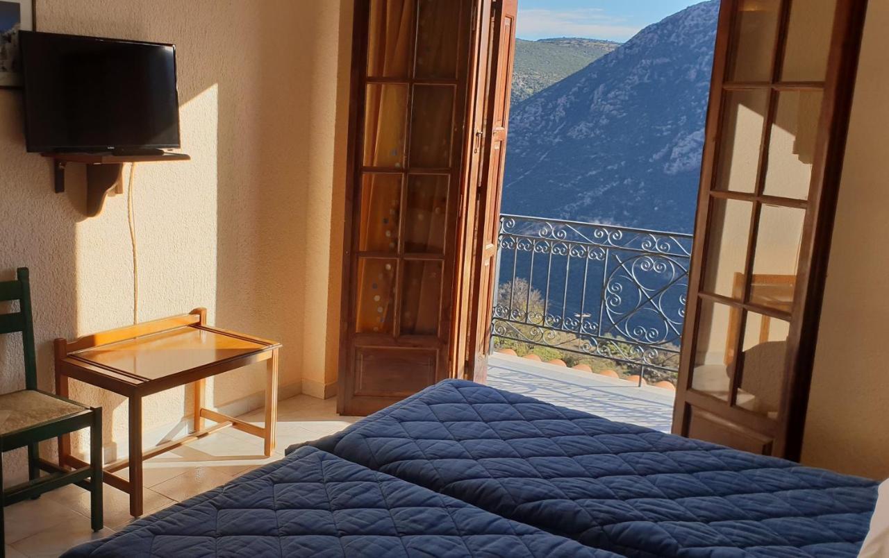 Apollo Hotel Delphi Bagian luar foto